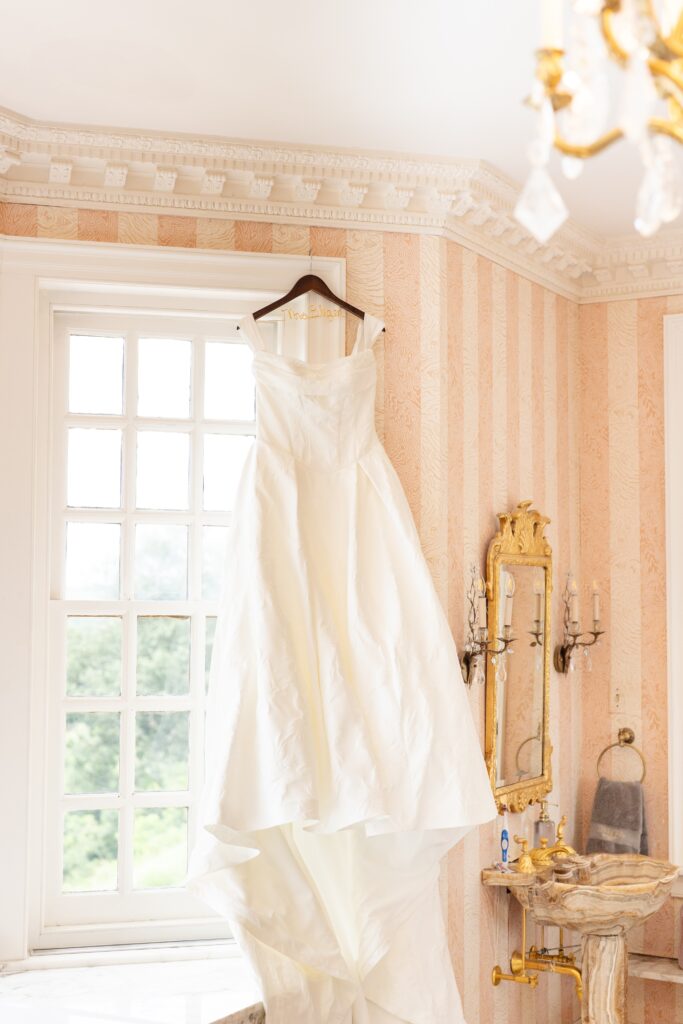 Wedding dress