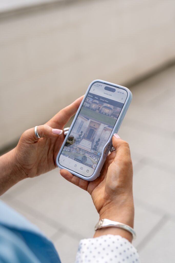 realtor phone screen for branding photography
